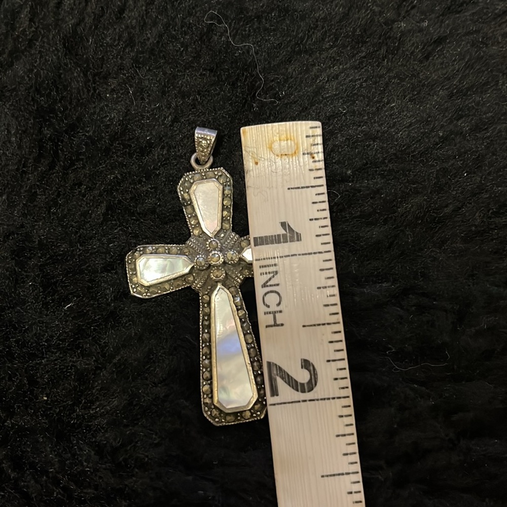 Mother of Pearl & 925 Stamped Sterling Silver Cross - Picture 16 of 17